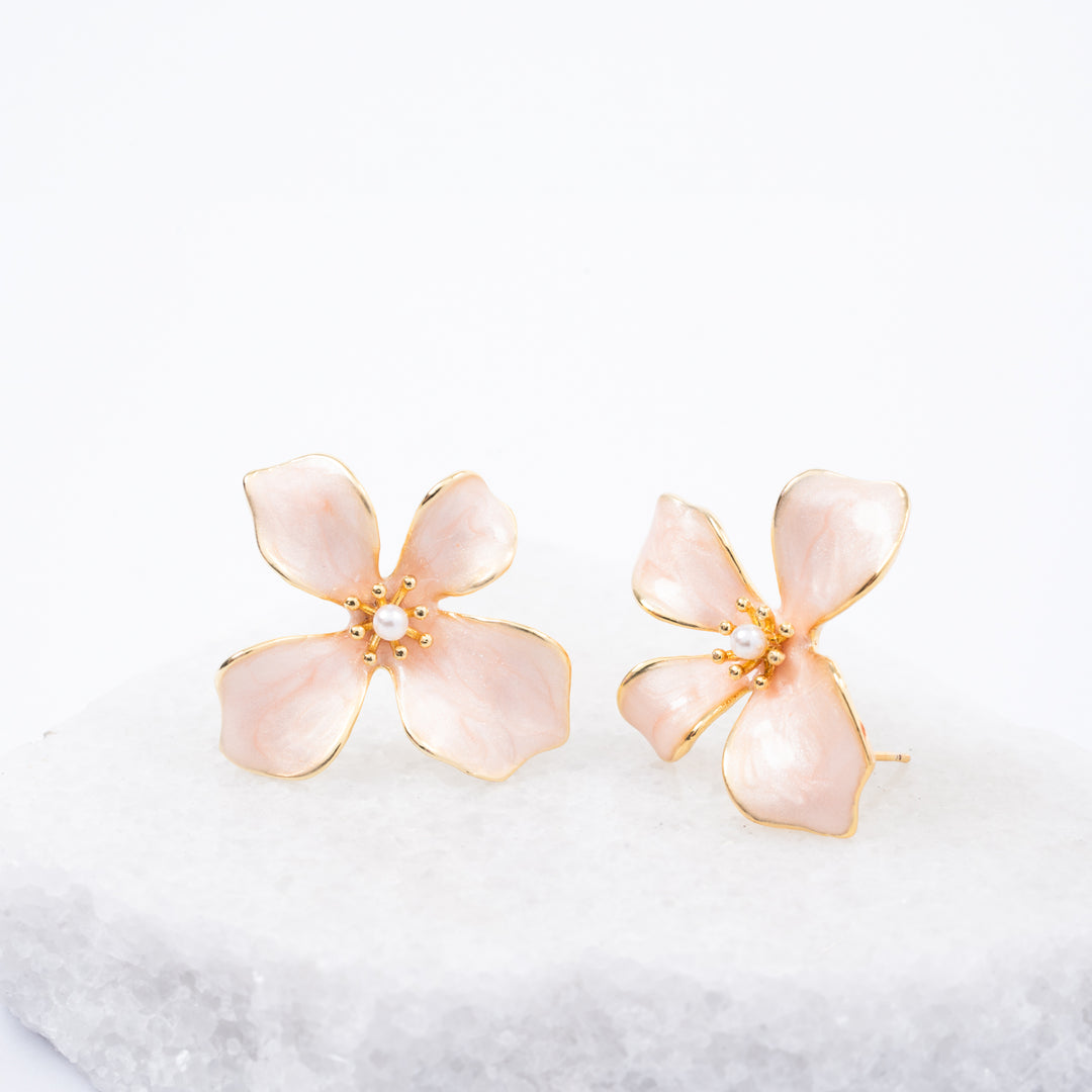 Photo of flower earrings, rose gold earrings, women's jewelry, high quality jewelry, sustainable fair-trade company