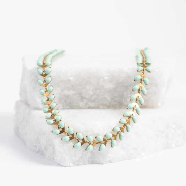 Mint and gold necklace, necklace for layering, seed-shaped necklace, necklace with symbolism, jewelry for women, women's freedom business