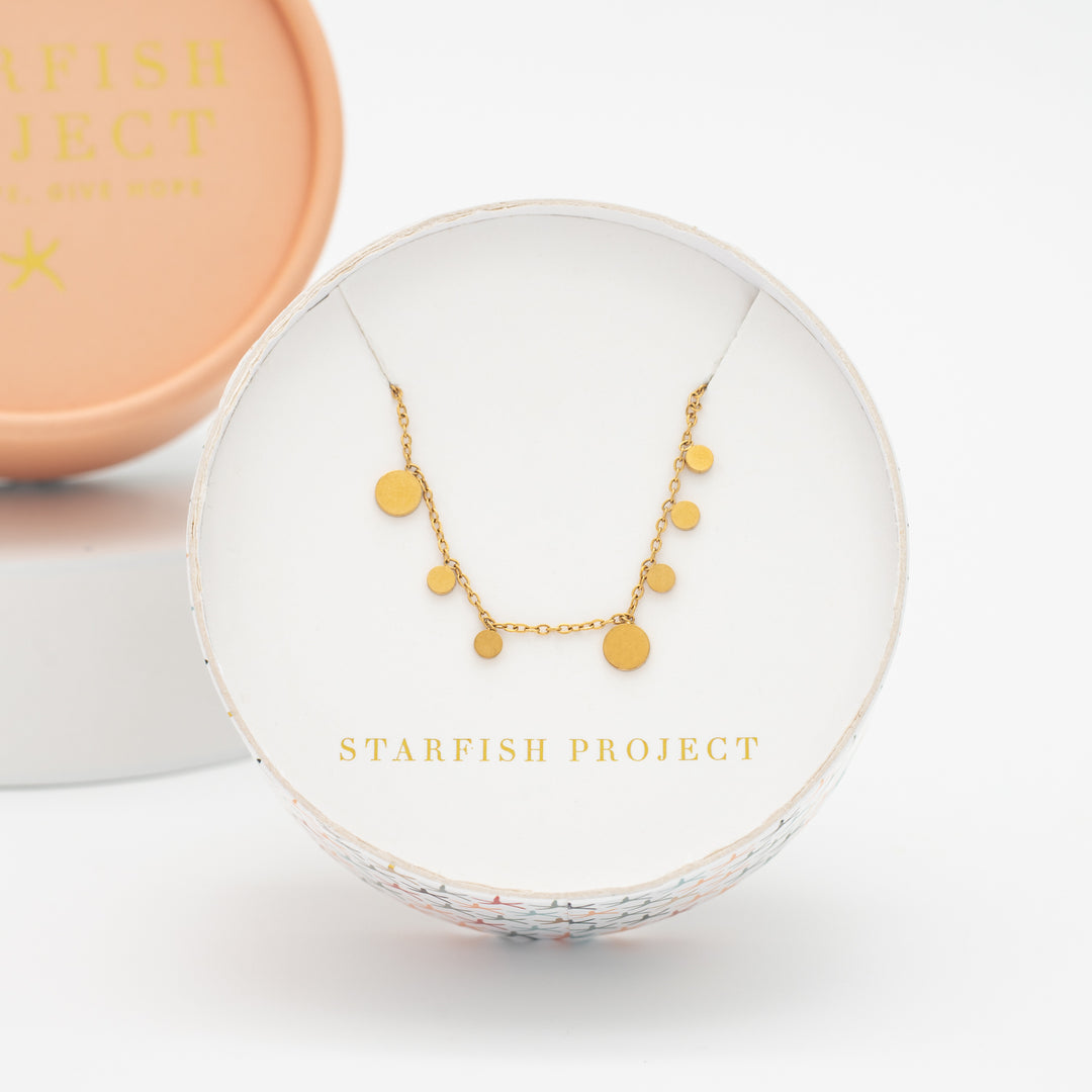 Gold necklace placed in gift box, gift packaging, jewelry shop close to me, gold necklace, presents for xmas