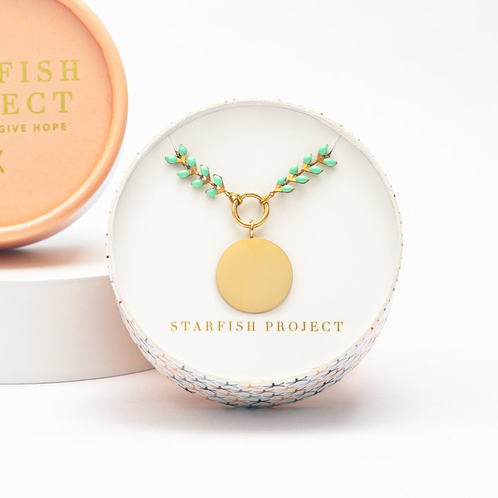 Gift box, starfish project, beautiful jewelry brands, heart pendant, engravable necklace with heart center, beautiful mint chain