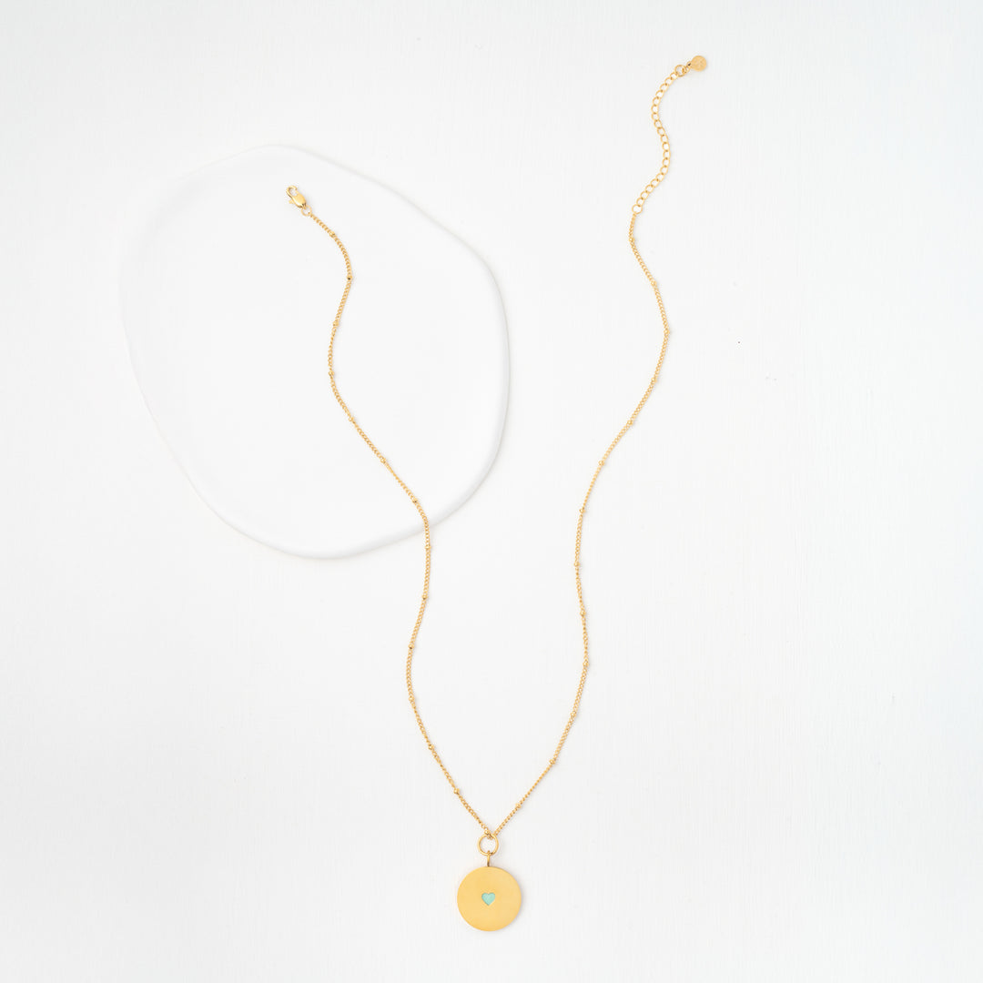 Full length photo of necklace that can be engraved, jewelry website, best xmas gift ideas, mint heart center