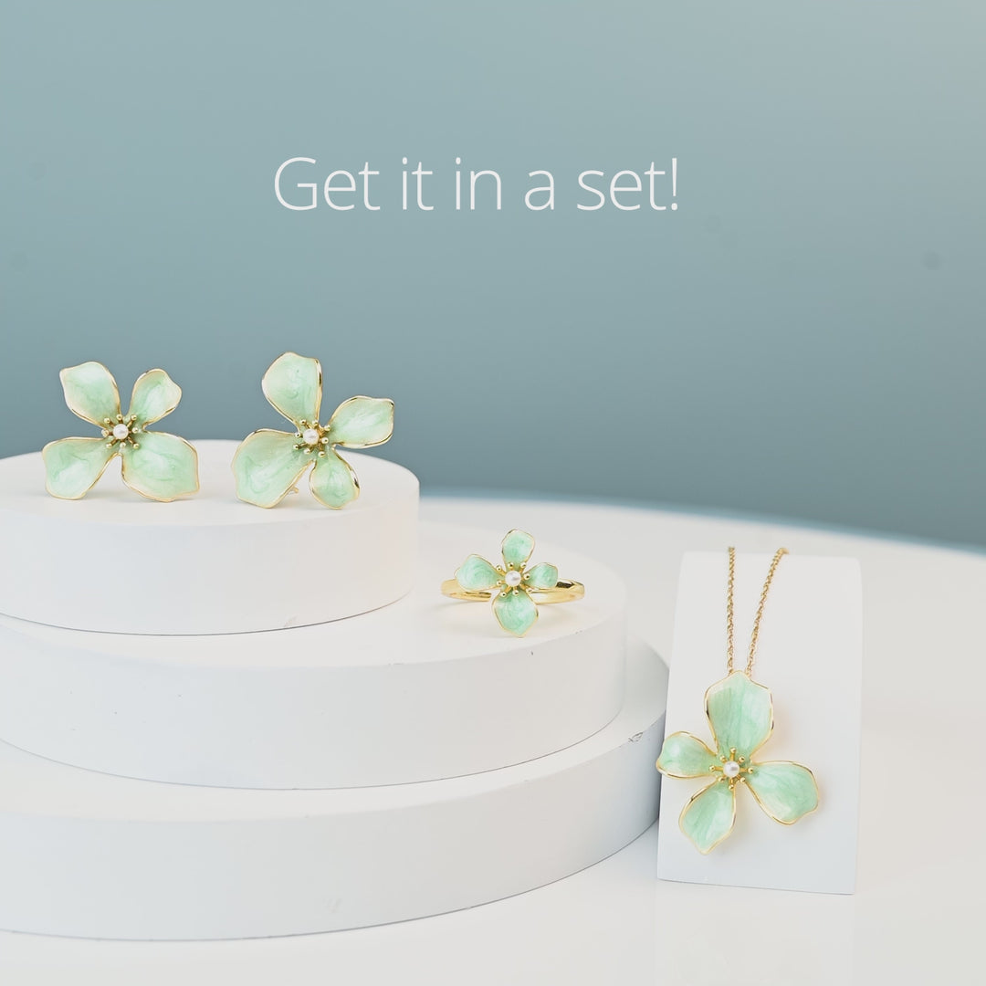 Video of a mint and gold gift set, gift set sales, deal, floral jewelry, golds, green jewelry, best Christmas present ideas