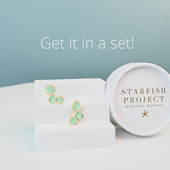 Video of mint green and gold jewelry gift set, gift set deals, gold jewelry gift sets, sustainable fair trade jewelry, quality jewelry