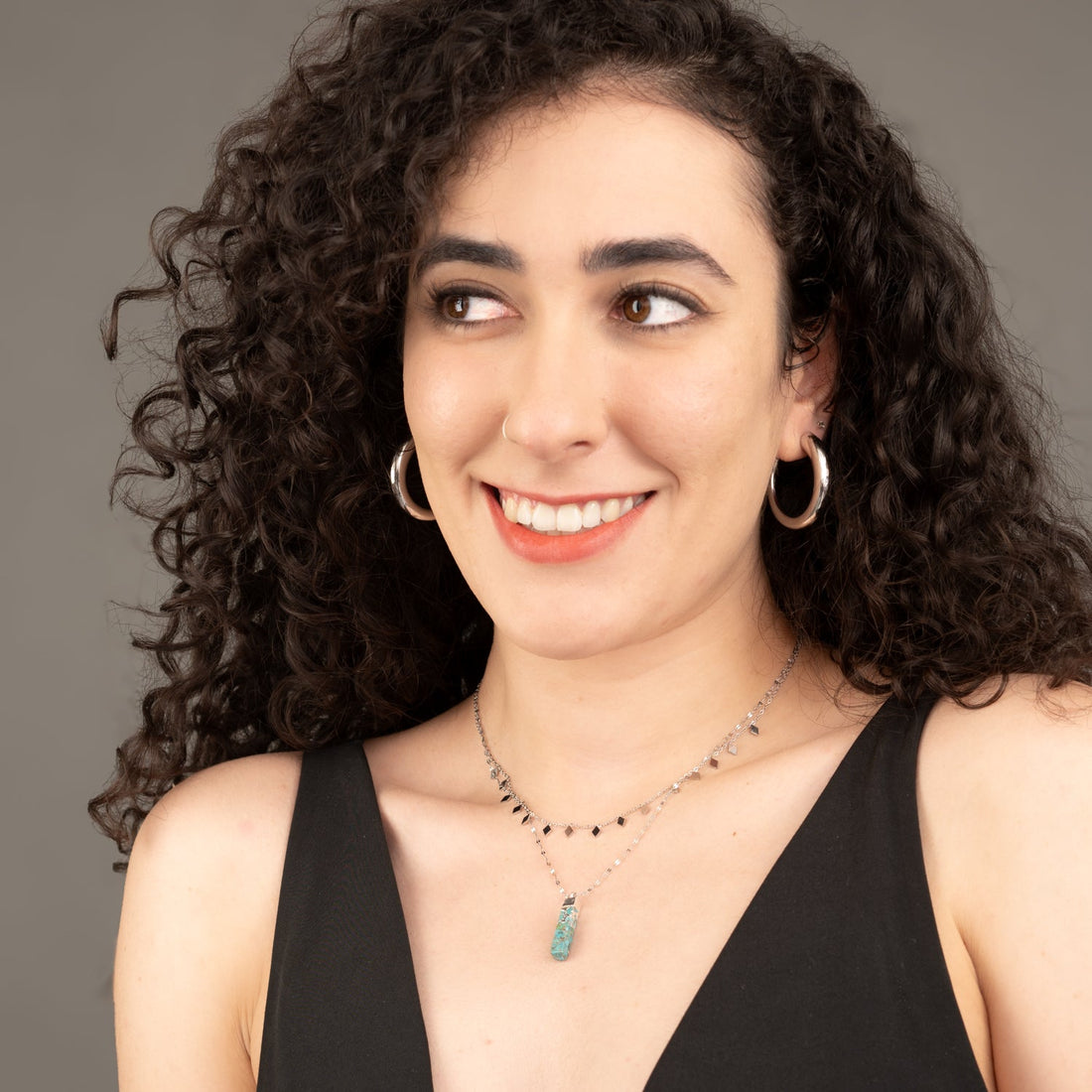 How to Build a Capsule Jewelry Collection