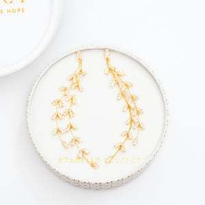 Gold earrings for a wedding, dangling gold earrings, earrings for a bride, fashion jewelry, jewelry presents