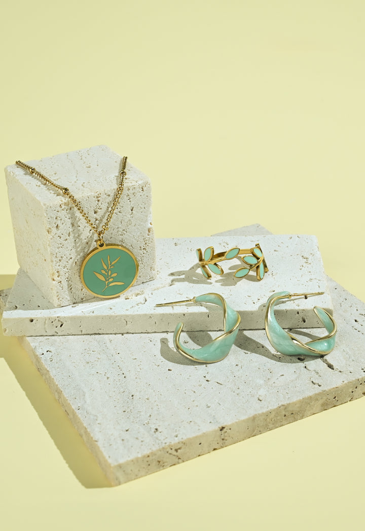 Engravable Resilience Necklace in Mint