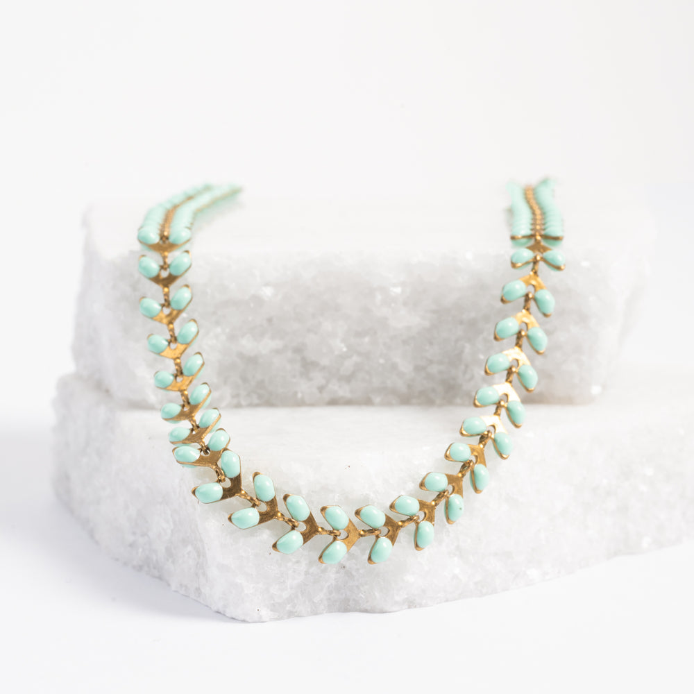 Mint and gold necklace, necklace for layering, seed-shaped necklace, necklace with symbolism, jewelry for women, women's freedom business