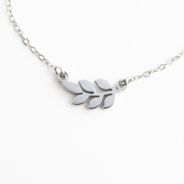 Rowen Leaf Necklace in Silver